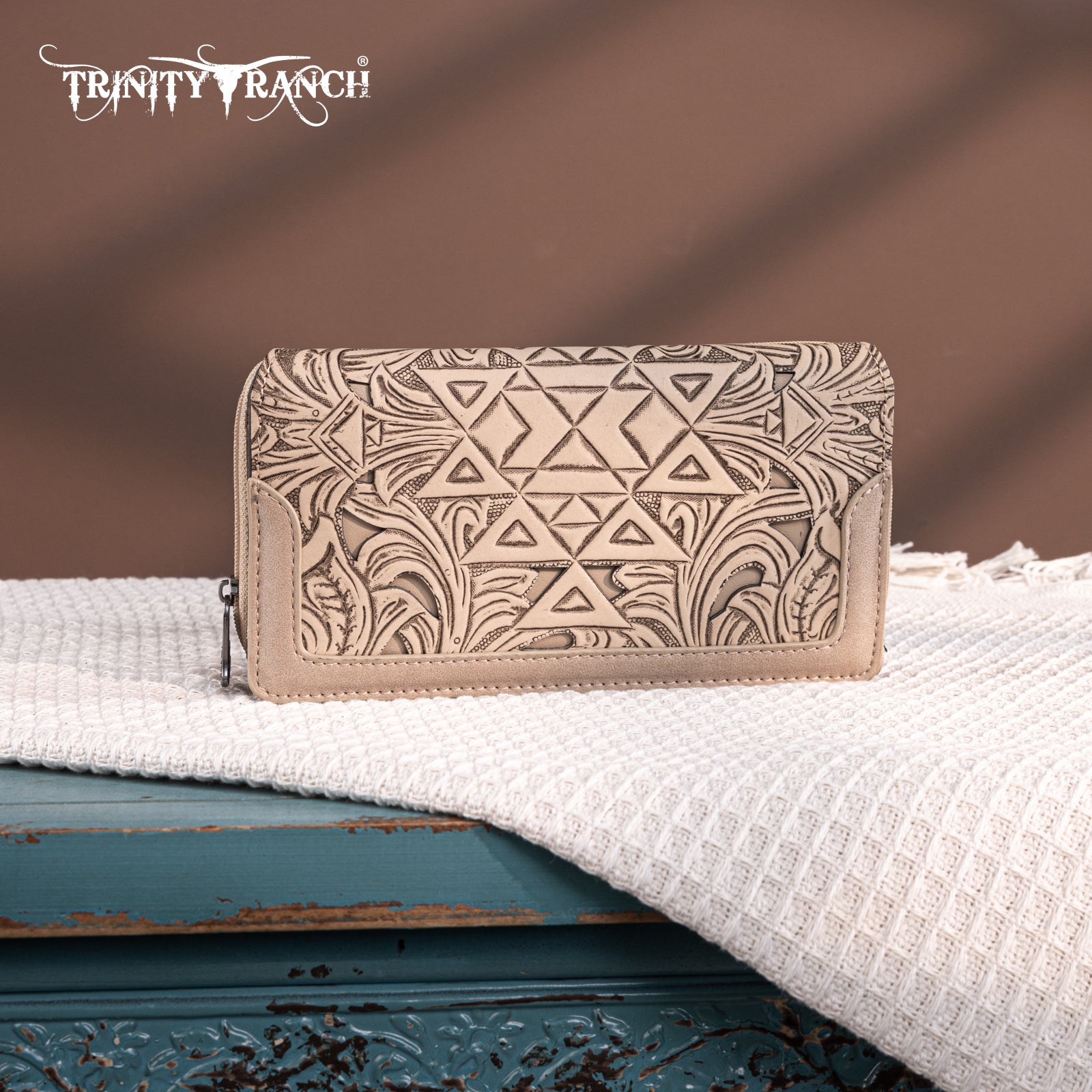 TR190-W010 Trinity Ranch Floral Aztec Tooled Collection Wallet ...