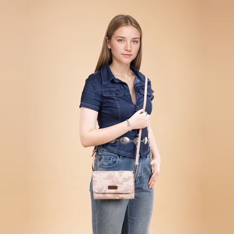 WG286-1833  Wrangler Camo Print Canvas Clutch/Crossbody - Pink