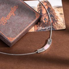 WNS-STL-1119SPK Wrangler Natural Stone Silver Engraved Necklace Pink