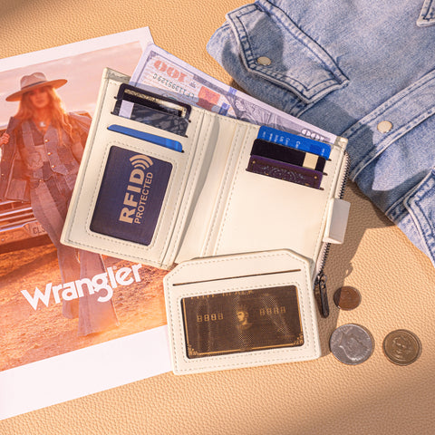 WG224-W074  Wrangler Card Holder Bi-Fold Wallet