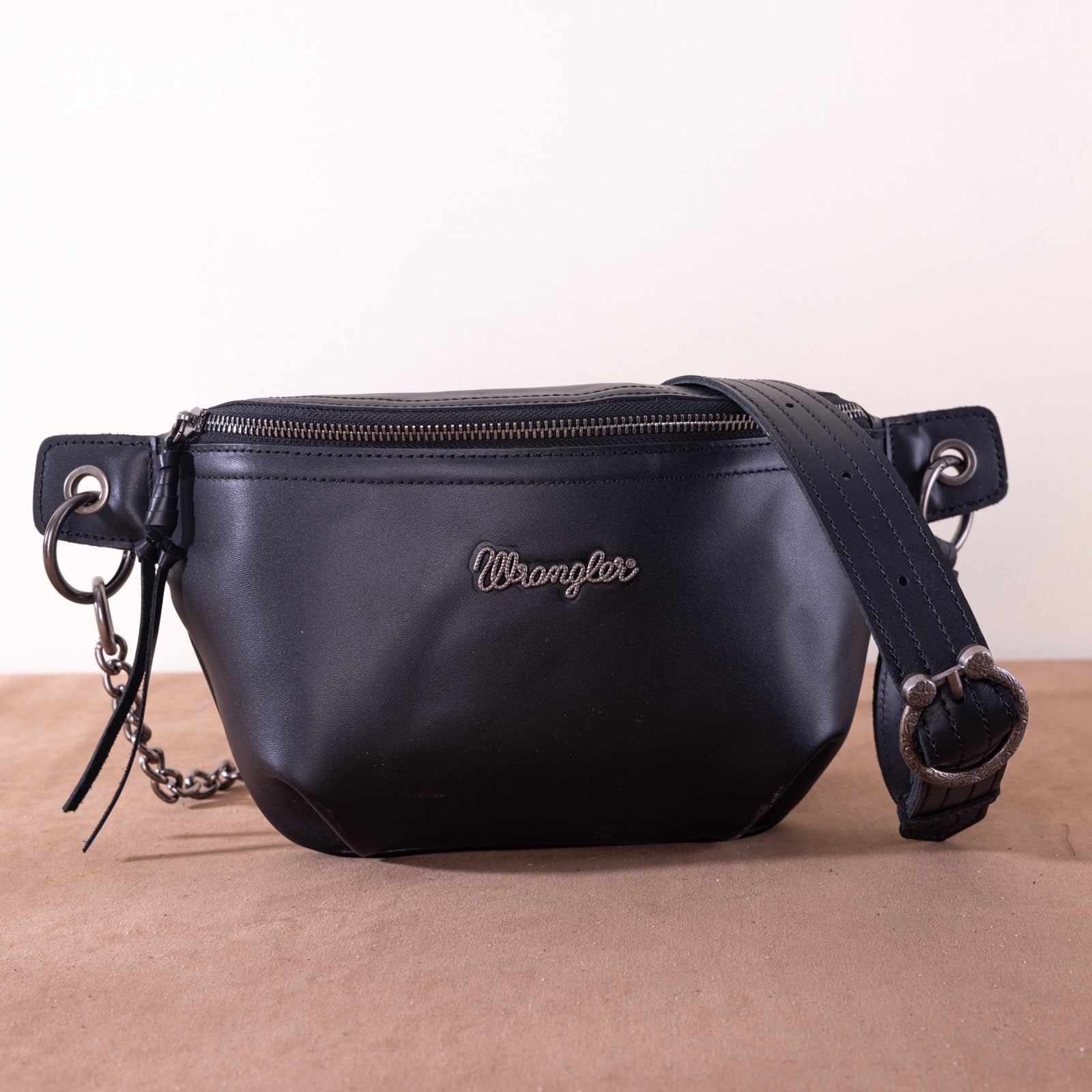 Handmade Black Genuine Leather Fanny Pack – Unisex Travel Waist Bag With Zipper – Made In India