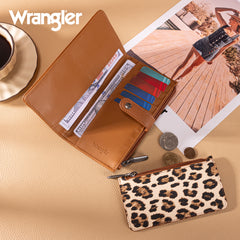 WG366-W091BR   Wrangler Western Bi-Fold  RFID Wallet/Wristlet With Detachable Pouch-Brown