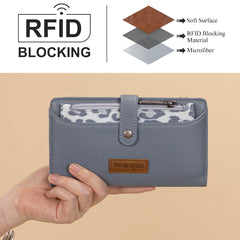 WG366-W091JN   Wrangler Western Bi-Fold  RFID Wallet/Wristlet With Detachable Pouch- Jean