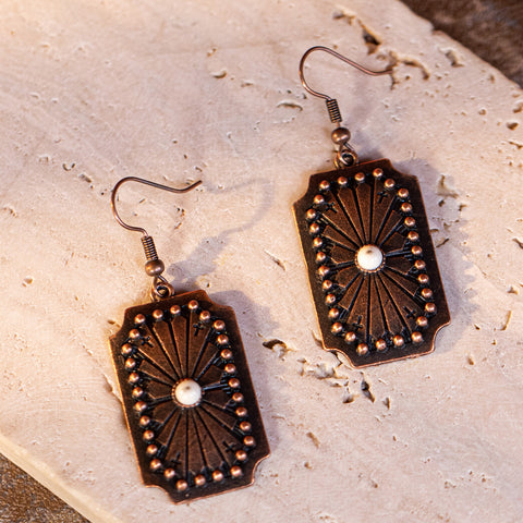 WGE-1037  Wrangler Western Beaded Sunburst Concho Dangling Earring - White