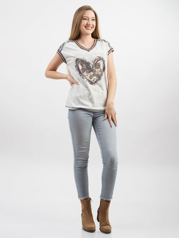 Women's Mineral Wash Contrast Stitched Studded Heart Graphic Short Sleeve Tee DL-T065